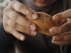 Nie lekceważ chleba na zakwasie. Dietetyczka ujawnia jego sekret. Nie chodzi o trawienie