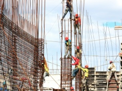 Profesorowie prawa w liście do premiera: urzędy źle interpretują prawo UE i blokują eksport polskich usług wart 32 mld zł rocznie