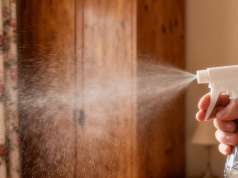 Nie kupuj odświeżaczy w sklepie, a zrób ten domowy spray. Pachnie lepiej i kosztuje grosze