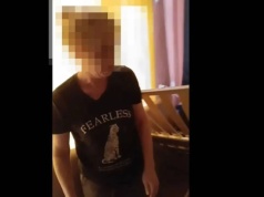 Jednak nie taka "nieustraszona". Kobieta ukrywała się w... skrzyni łóżka