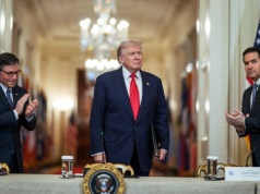 Trump atakując Iran kieruje świat ku OZE