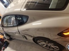 Pijany i bez prawa jazdy. 45-latek w Porsche uciekł po zderzeniu na S7