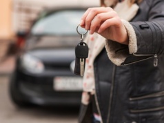 Wystawiasz auto na sprzedaż? Oszuści znaleźli sposób na wyczyszczenie twojego konta