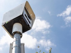 Komisja Kodyfikacyjna: Właściciel auta nie musi na siebie donosić po zdjęciu z fotoradaru