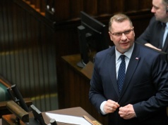 Przemysław Czarnek grozi sądem Tuskowi. Chodzi o SAFE