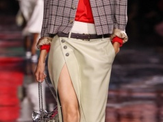 Dla tych spódnic zrezygnujesz ze spodni. Najpiękniejsze modele na wiosnę