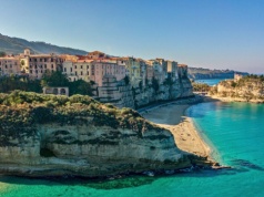 Tanie loty, dużo słońca i piękne widoki. Wielkanoc w Kalabrii - wiosenna podróż, która zachwyci każdego