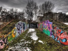 W Berlinie gwałcą i dźgają nożem. Co się tam dzieje?!