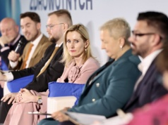 E-zdrowie, cyberbezpieczeństwo i robotyka. O przyszłości technologii w zdrowiu podczas HCC