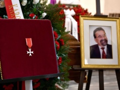 Nowy Sącz pożegnał Mariana Korala. Tłumy na pogrzebie twórcy lodowego imperium