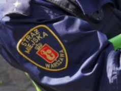 Strażnik miejski zmarł na służbie na Placu Szembeka. "Wydarzenie niezwykle trudne i bolesne dla całej naszej społeczności"