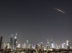 Zmasowany atak na Izrael. Potężne uderzenie ponad 100 rakietami
