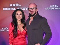 Tomasz Oświeciński zabrał żonę na premierę filmu. Ognista kreacja Aleksandry podgrzała temperaturę