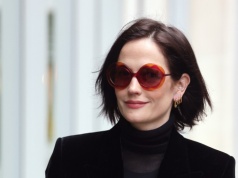 Tych ubrań lepiej unikaj, jeśli jesteś po 40-tce. Optycznie postarzają