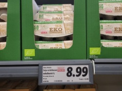 Ceny jajek przed Wielkanocą skoczą w górę? Eksperci wskazali, ile zapłacimy za sztukę