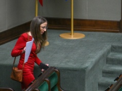 Nowe zasady dla umów B2B i cywilnoprawnych. Reforma PIP uchwalona przez Sejm