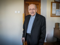 Ks. prof. Michał Heller obchodzi dziś 90. urodziny. „Buduje mosty między nauką i religią”