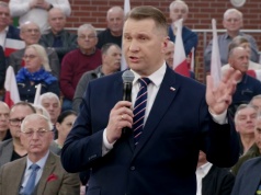 Przemysław Czarnek chce powrotu do węgla. Tymczasem to PiS zaczął stawiać na OZE