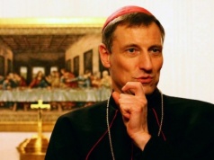 Abp Zbigniew Stankiewicz: niech kapłani i biskupi zaczną dzielić się swoją władzą i pełnomocnictwami