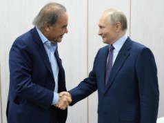 Oliver Stone wraca do kina. Jego kontakty z Putinem wpisały go na "czarną listę"