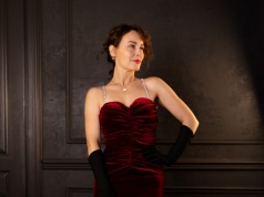 Znane ballady i filmowe piosenki Barbry Streisand na koncercie w Świdnicy. Wygraj zaproszenie