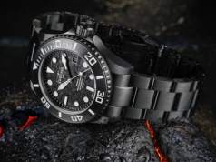 Davosa Ternos Professional Black Rock. Czarny „diver” z tarczą niczym zastygła lawa