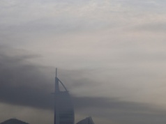 Nocna wymiana ciosów na Bliskim Wschodzie. Eksplozje i gęsty dym nad Dubajem