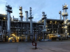 Zakaz wjazdu aut wyprodukowanych w Chinach do zakładów Orlen Unipetrol w Czechach. Co z Polską?