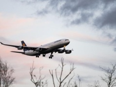 Setki lotów odwołanych. Problemy dla pasażerów z Polski