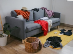 Nie musisz wyrzucać połowy rzeczy z domu, spróbuj tego. To nowe podejście do sprzątania