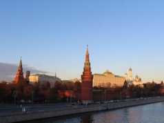 Moskwa przez miesiąc może sprzedawać ropę, komu chce