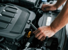 Układy hybrydowe niszczą silniki? Największe zagrożenia dla spalinowych jednostek napędowych wspieranych silnikami elektrycznymi.