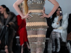 Transpłciowa córka Elona Muska pracuje na własne nazwisko i staje się ikona swojego pokolenia