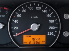 "Mało jeżdżony" samochód z ogłoszenia? Kilka znaków potrafi powiedzieć więcej niż licznik