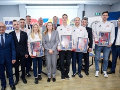 Olimpijczycy z Tomaszowa Mazowieckiego z nagrodami od województwa