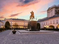 Dwie manifestacje przed Pałacem Prezydenckim. Niemcy piszą o konflikcie w Polsce