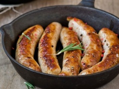 To danie będzie hitem nie tylko na Wielkanoc! Biała kiełbasa pieczona w air fryerze w 15 minut