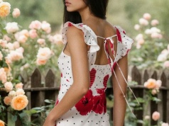 W tych sukienkach na wiosnę poczujesz się jak bogini. Wybieramy najpiękniejsze z kolekcji Mohito, Medicine i Sinsay