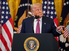 Atak USA na strategiczną wyspę Iranu. Trump: Całkowicie unicestwiono każdy wojskowy cel