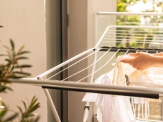 Wieszasz pranie na balkonie? Uważaj! Nawet 500 zł mandatu za tę jedną rzecz