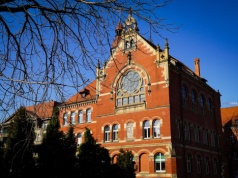 Dni otwarte w szkołach ponadpodstawowych w Katowicach. Licea, szkoły techniczne i branżowe zaprezentują swoje oferty