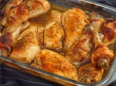 Największy grzech podczas jedzenia kurczaka. Większość z nas robi to niepotrzebnie