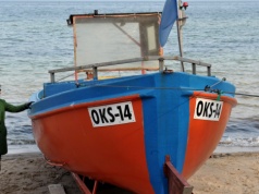 „Stoją na dworze, a matka natura działa”. Gdyńskie czerwone kutry będą odrestaurowane