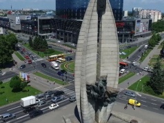 Tajemnicza  akcja pod pomnikiem w Rzeszowie. Kto posprzątał lata zaniedbań?