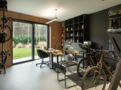 Dom sportowca w cieniu lasu. Wywiad z architekt Magdaleną Kaiser z pracowni Gigaarchitekci