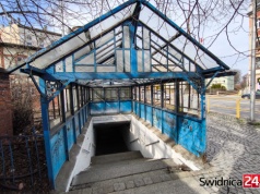 Przejście podziemne doczeka się remontu dopiero w 2028 roku? „Stan skutecznie zniechęca do korzystania”