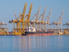 Cios w handel ropą. Duże okno na świat dla ropy z Emiratów zaatakowane dronami