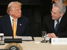 "To czas, by się zmywać". Doradca Trumpa ostrzega przed eskalacją