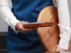 Mapa knajp z ukrytymi opłatami już działa. Same chcą decydować o napiwkach