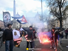 Włosi protestują przeciwko rządowi i wojnie. Spalili zdjęcie Giorgii Meloni